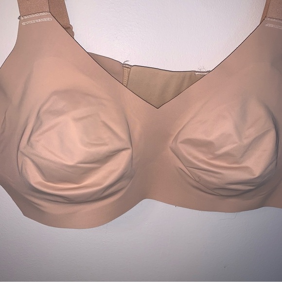 Knix Nude Seamless Bra with Adjustable Straps - Picture 4 of 6